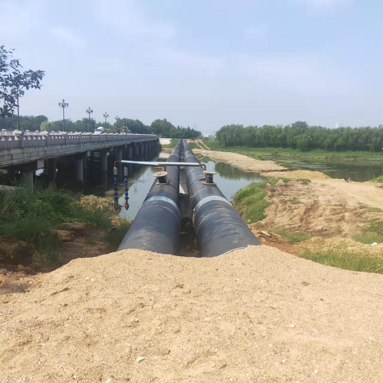郊区输油管道清洗